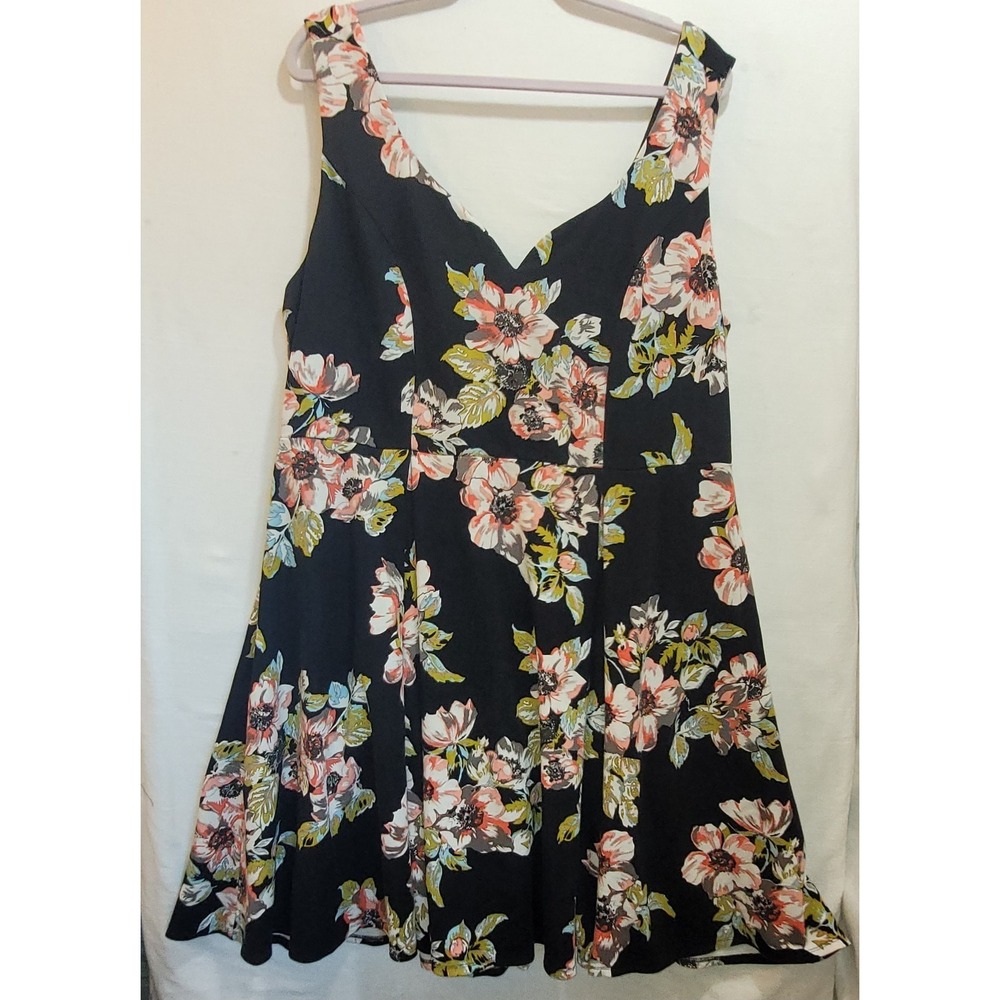 Torrid Sleeveless Dress Sz 20 Ponte Skater Pleated Sweetheart Neck Black Floral